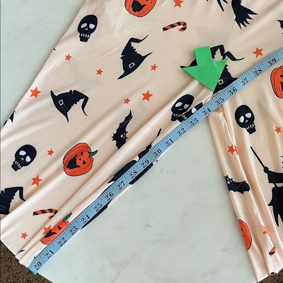 Halloween Themed Pajama Set Small Long Sleeve Shirt Pants Collared Pockets - Picture 14 of 15
